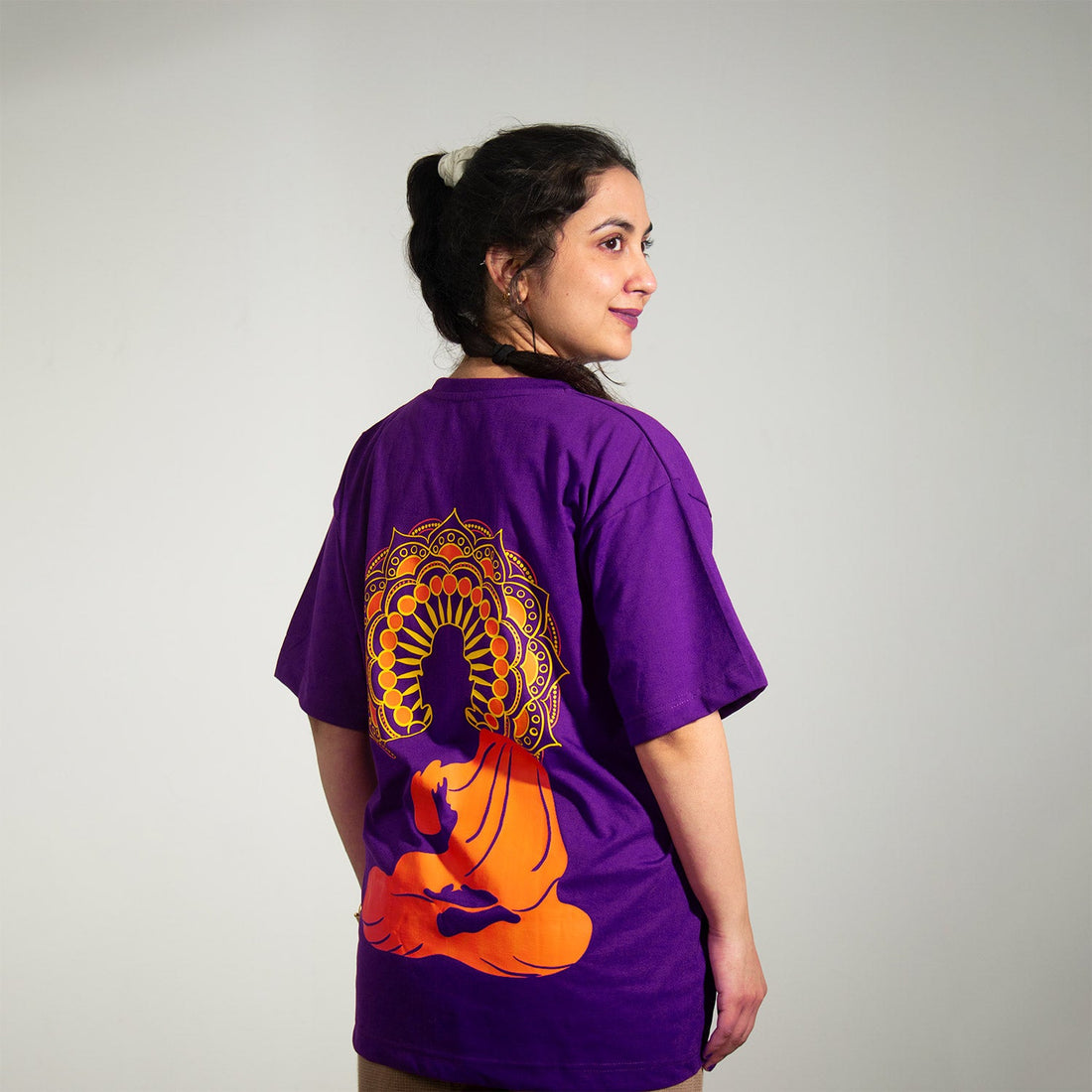 The Philosophy Behind Etihasik's Leader T-Shirts